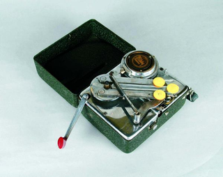 Illustration for article titled 12 Portable Record Players Gallery